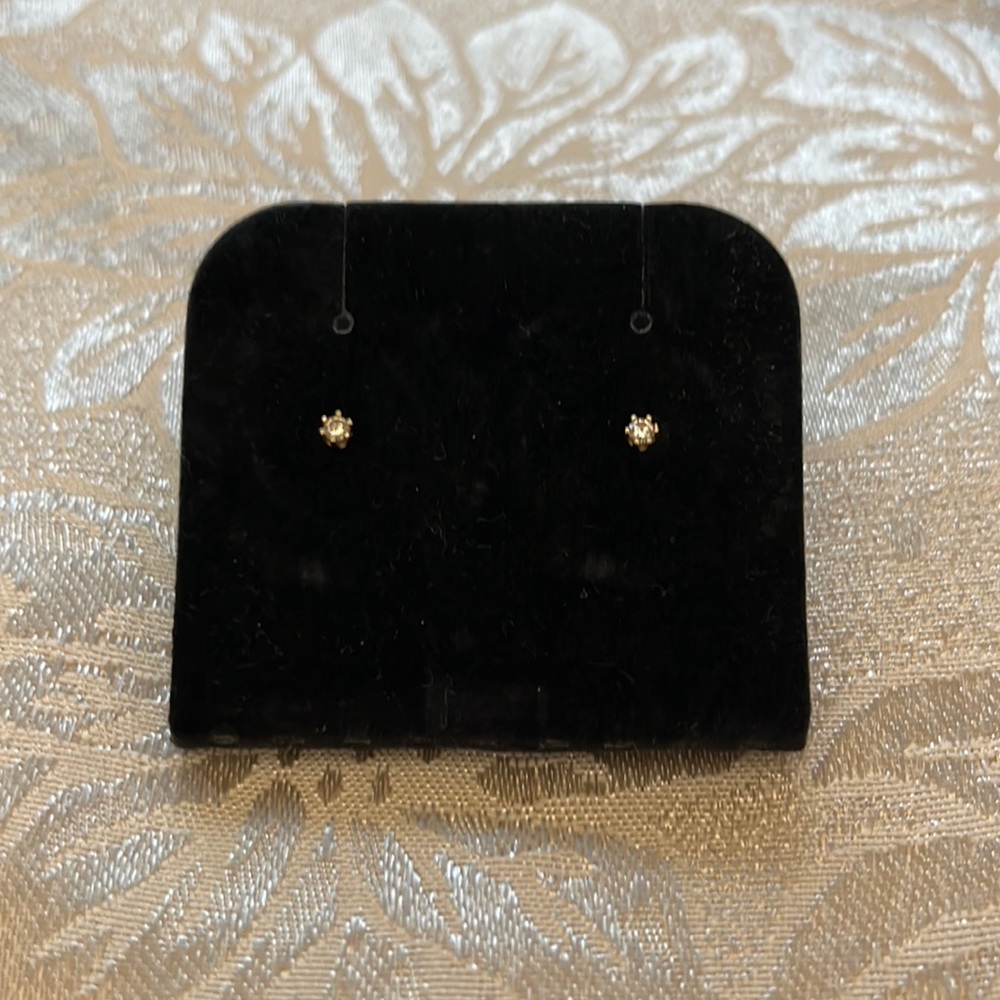 14k diamond stud earrings